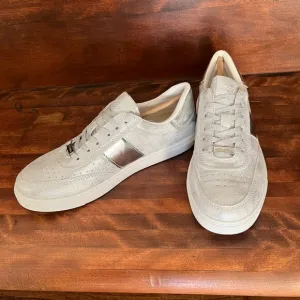 J/Slides Taylor Womens Lace up Silver Metallic Luxe Sneaker Size 8M New