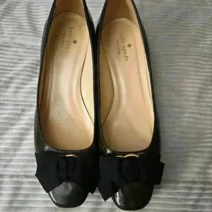 Kate Spade heels.  Olive Green Patent Leather w Black bows. Size 8.5
