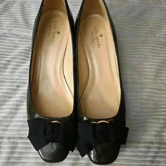 Kate Spade heels.  Olive Green Patent Leather w Black bows. Size 8.5