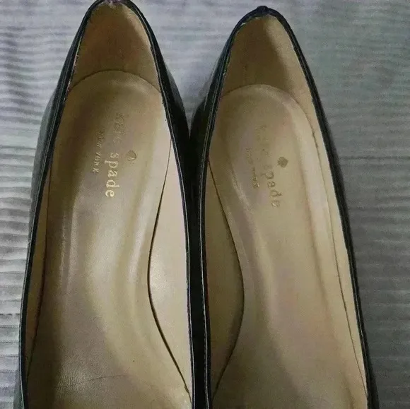 Kate Spade heels.  Olive Green Patent Leather w Black bows. Size 8.5