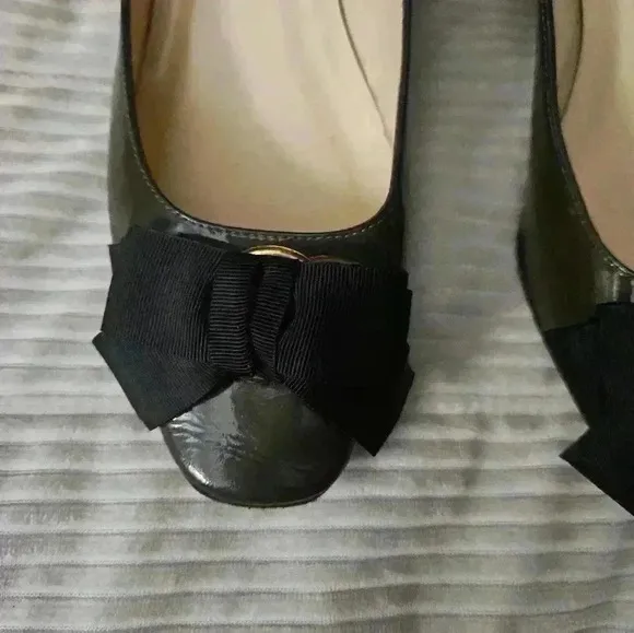 Kate Spade heels.  Olive Green Patent Leather w Black bows. Size 8.5