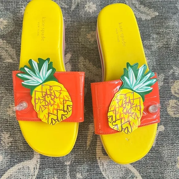 KATE SPADE NEW YORK Limoncello Pineapple Flatform Slides