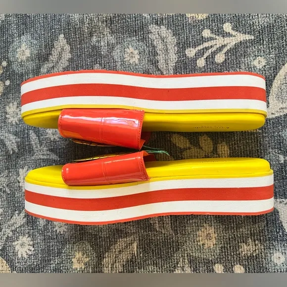 KATE SPADE NEW YORK Limoncello Pineapple Flatform Slides