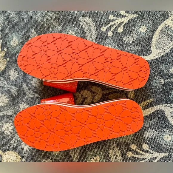 KATE SPADE NEW YORK Limoncello Pineapple Flatform Slides