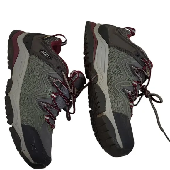KEEN Aphlex Low Waterproof Hiking Shoes Women