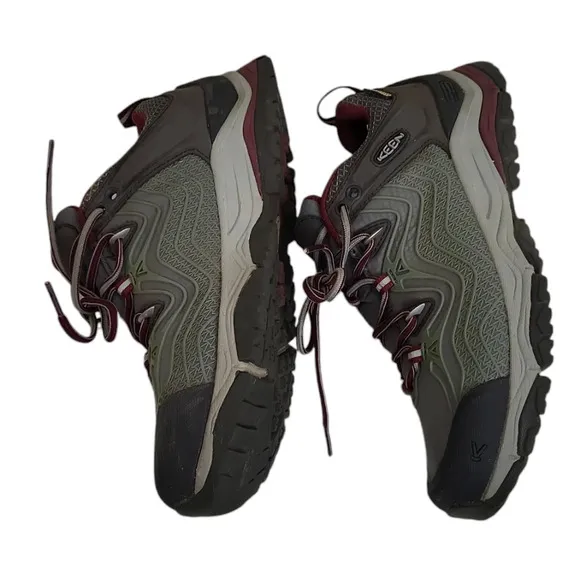 KEEN Aphlex Low Waterproof Hiking Shoes Women