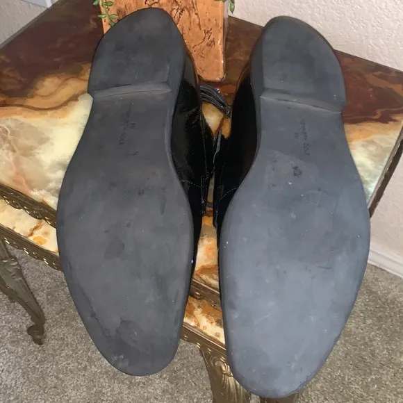 KENNETH COLE Black patent leather oxfords, thick soles, tie/tassels. 9 EUC