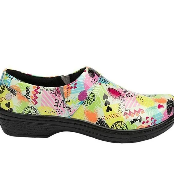 KLOGS FOOTWEAR • MISSION PRINT SLIP RESISTANT SHOES