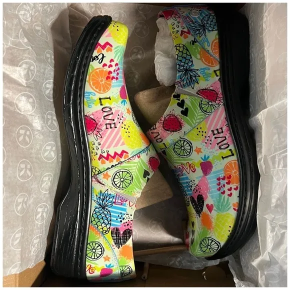 KLOGS FOOTWEAR • MISSION PRINT SLIP RESISTANT SHOES