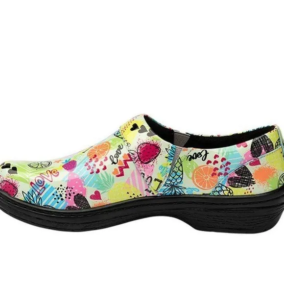 KLOGS FOOTWEAR • MISSION PRINT SLIP RESISTANT SHOES