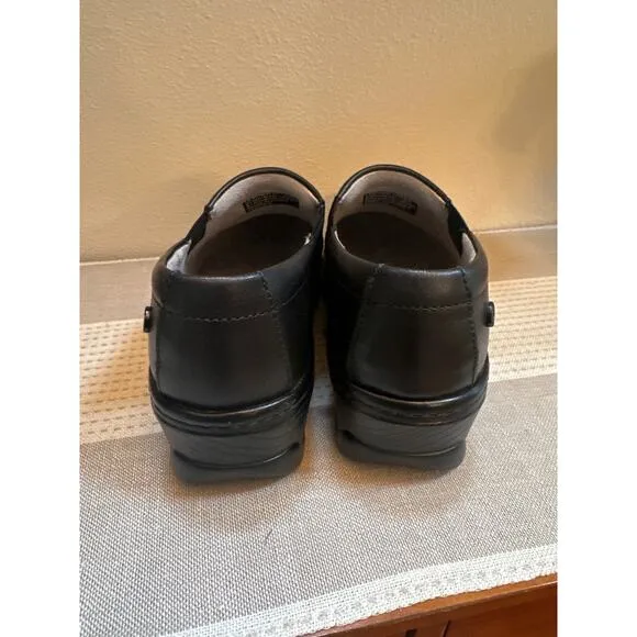 Klogs Naples Smooth Black Leather Closed back Clog Size 7 Orthotic Friendly