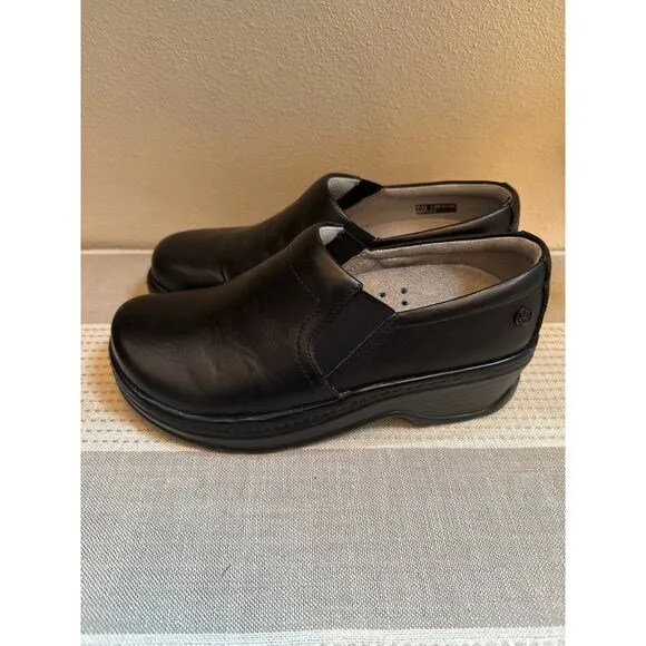 Klogs Naples Smooth Black Leather Closed back Clog Size 7 Orthotic Friendly