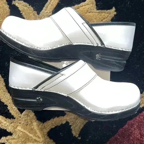 Koi by Sanita Lindsey Patent Leather Clogs, Arch Support, APMA-Approved …