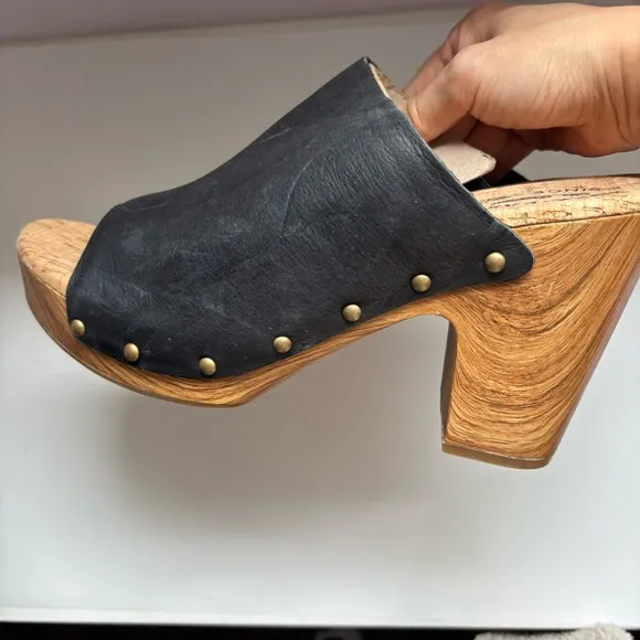 Kork Ease Danika Clogs Studded Mule Sandal Peep Open Toe Leather Black Size 10M