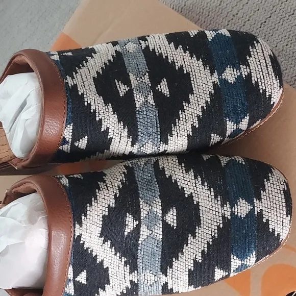 Korks By Kork-Ease Lori Blue Woven Clogs Size 10 NIB