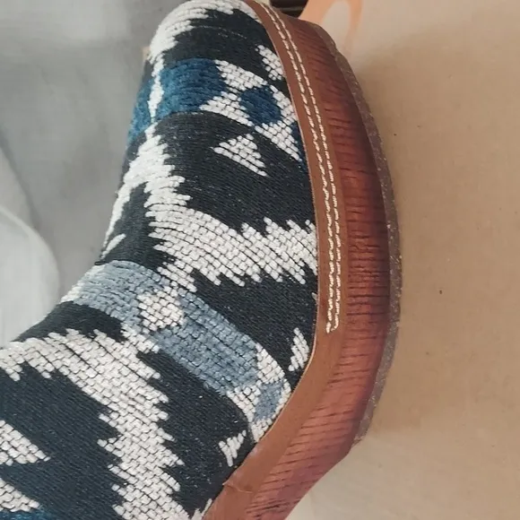 Korks By Kork-Ease Lori Blue Woven Clogs Size 10 NIB