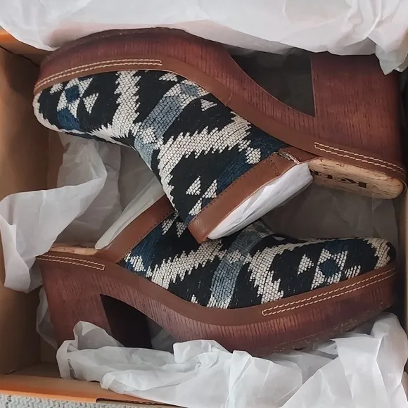 Korks By Kork-Ease Lori Blue Woven Clogs Size 10 NIB