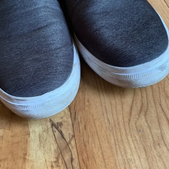 Lacoste Tatalya size 42 EU black slip on sneakers vegan canvas shoes comfy VGUC