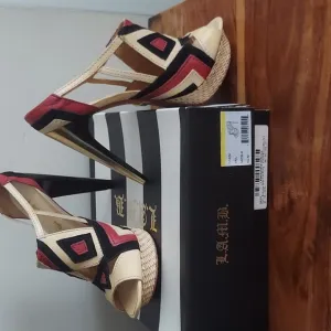 L.A.M.B. by Gwen Stefani Sexy Open Toe High Heels Platform Pump Size 9.5 M