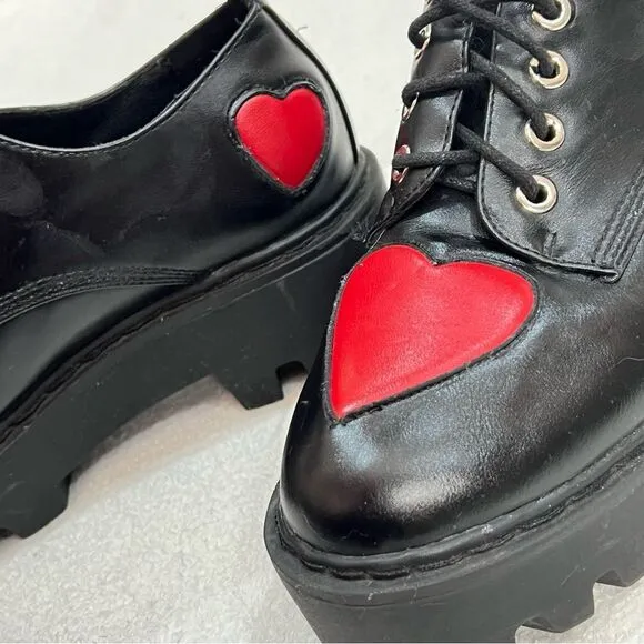 Lamoda Red Heart Black Platform Oxfords Size 6