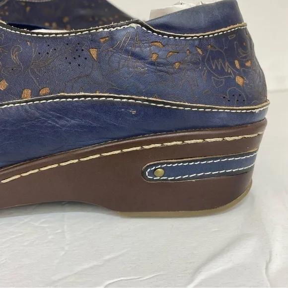 L'artiste Burbank Blue/Tan Clogs Size 9.5 (40)