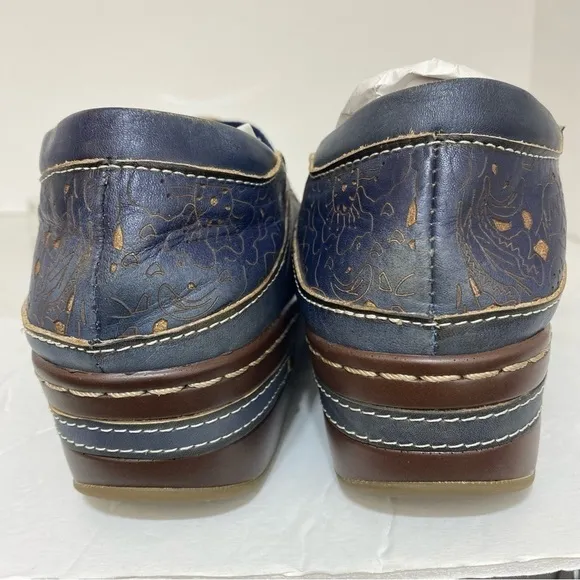 L'artiste Burbank Blue/Tan Clogs Size 9.5 (40)
