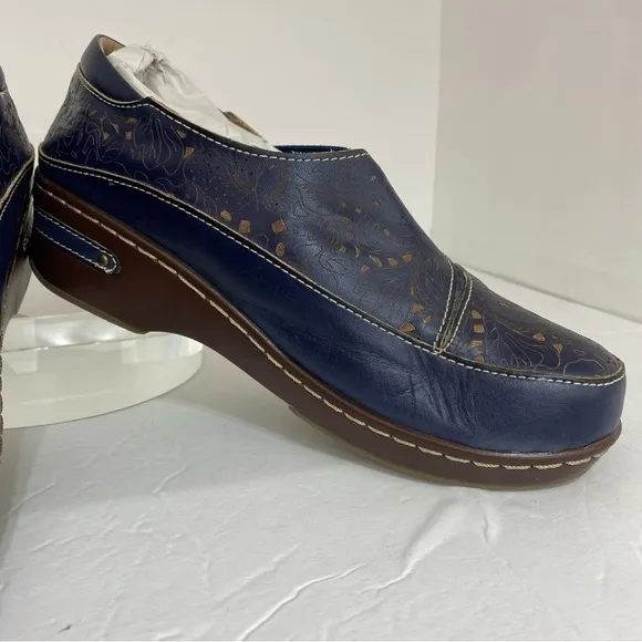 L'artiste Burbank Blue/Tan Clogs Size 9.5 (40)