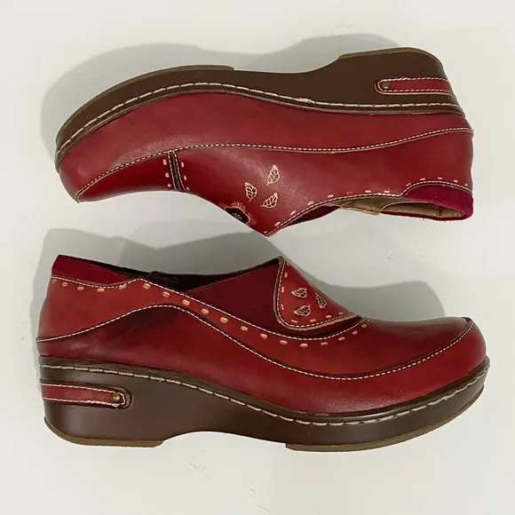 L'ARTISTE Burbank Clogs Red NEW Size 41 US 9.5-10