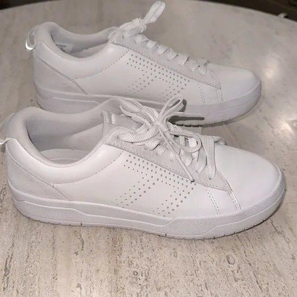 LE TIGRE Tompkins Sneaker White Leather with Removable cushioned insole Size 6.5