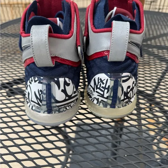 Lebron 17 Remix size 11