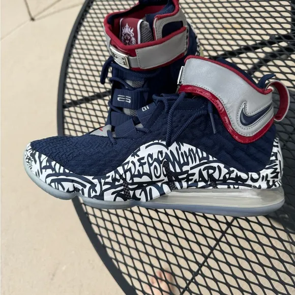 Lebron 17 Remix size 11