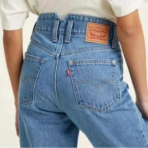 Levi’s Notch Mom Jeans Light Indigo Stonewash Blue Button Fly Tapered Ankle