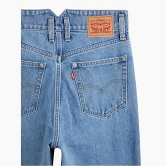 Levi’s Notch Mom Jeans Light Indigo Stonewash Blue Button Fly Tapered Ankle