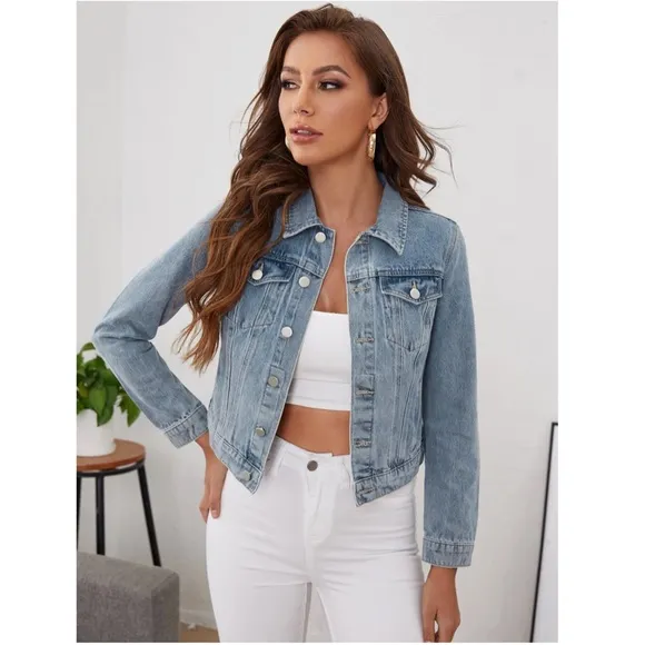Light Wash Blue Denim Jean Jacket Classic Button Up / Down Front Pockets