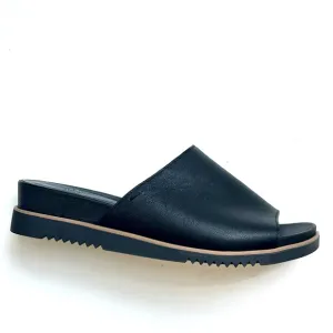 Like New Eileen Fisher Leather Slides, black, size 7.5