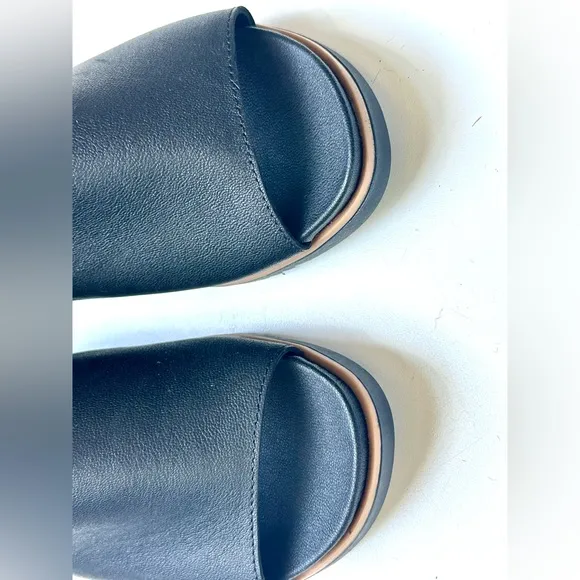 Like New Eileen Fisher Leather Slides, black, size 7.5