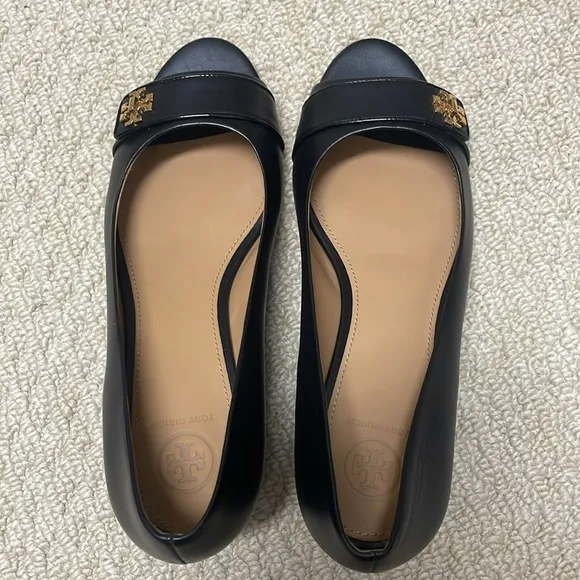 Like New! Tory Burch Black Kira Open Toe Wedge 9