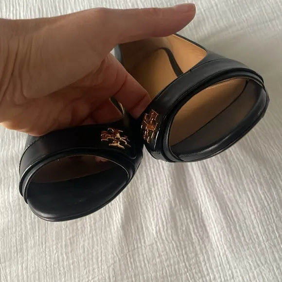 Like New! Tory Burch Black Kira Open Toe Wedge 9