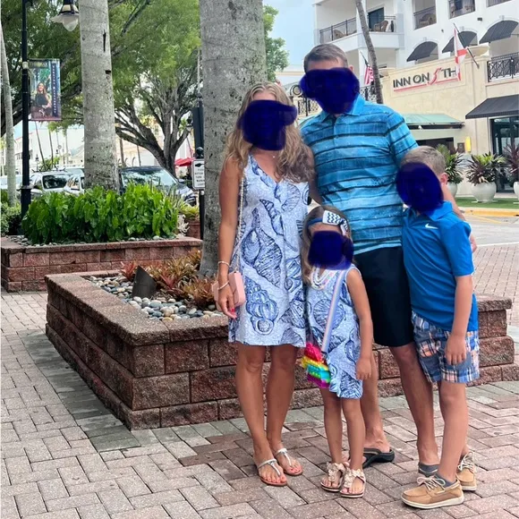 Lilly Pulitzer Mom and Mini Daughter Matching Dresses Blue Peri Stuffed Shells