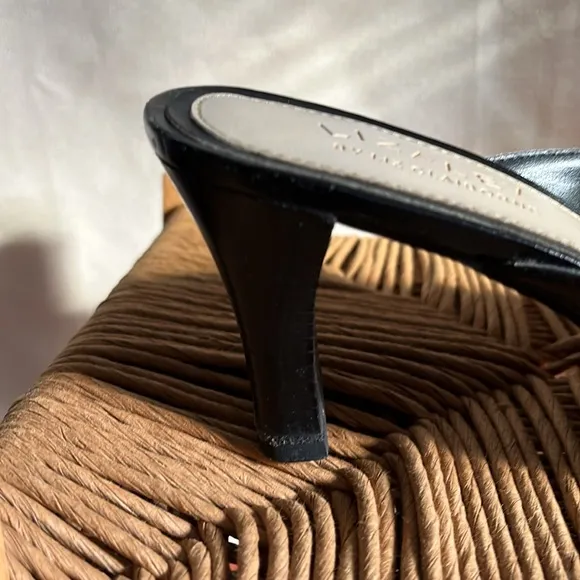 LIZFLEX Women's size 8 black high heels. Leather uppers. Pre-owned
