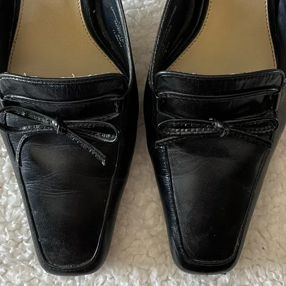 LIZFLEX Women's size 8 black high heels. Leather uppers. Pre-owned