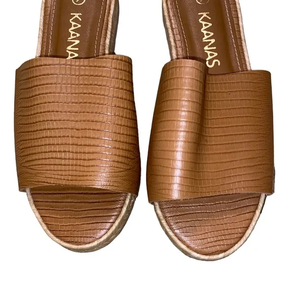 LN Kaanas Tan Embossed Leather Espadrille Slides Sandals - 7