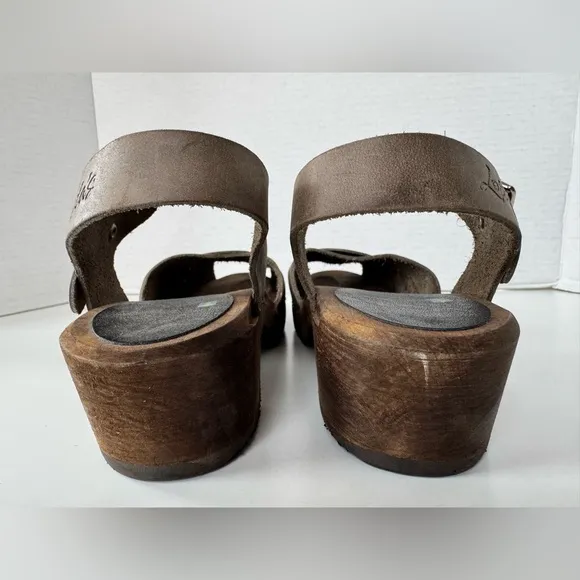 Lotta from Stockholm low peep toe taupe clogs wooden sandals shoes 37