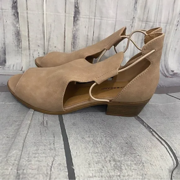 Lucky Brand Big Girl Size 5M 5 Brown Leather Slip On Heels Open Toe Tan Beige