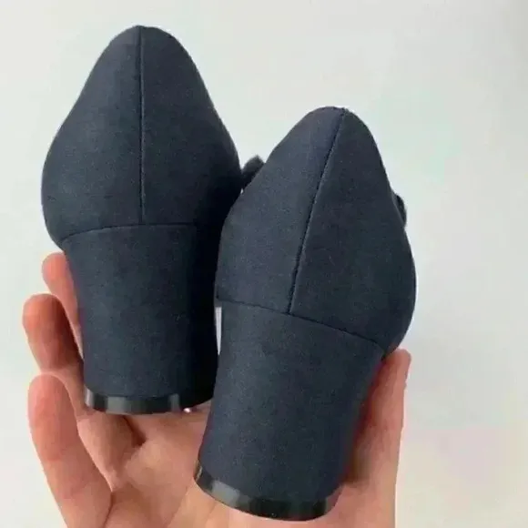 Madeline Stuart heels 7 Bimini navy blue vintage