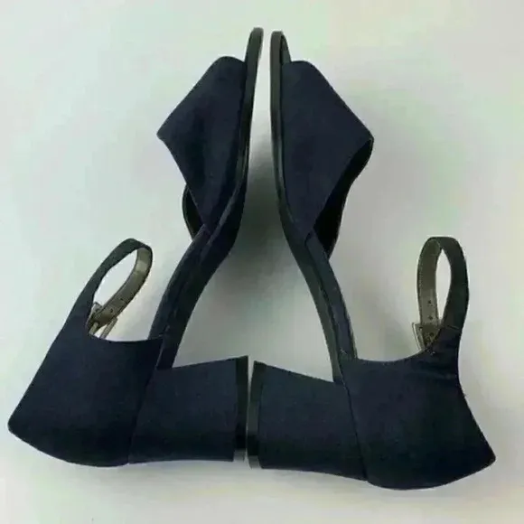 Madeline Stuart heels 7 Bimini navy blue vintage
