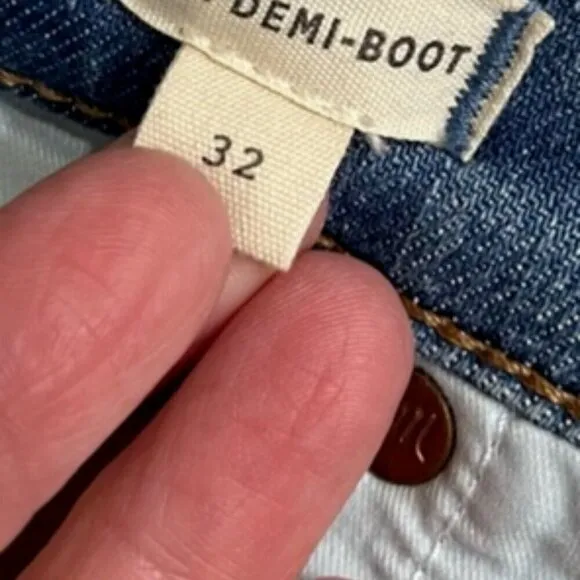 Madewell Cali Demi-Boot Jeans in Dorrance Wash Tencel Denim Size 32
