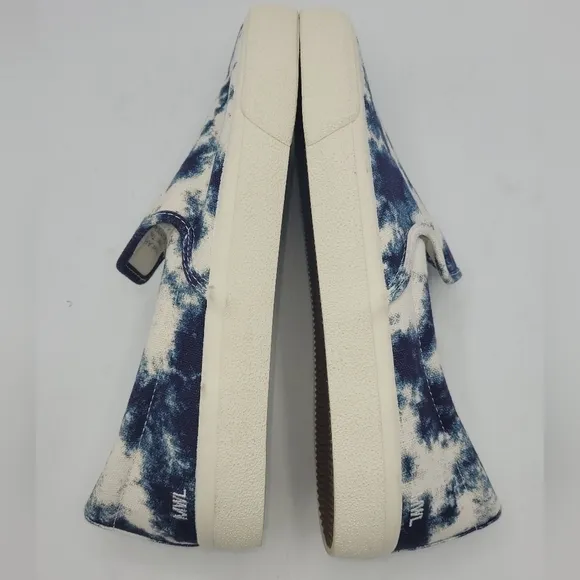 Madewell Sidewalk Slip-On Sneakers in Tie-Dyed Blue and White Recycled Canvas 10