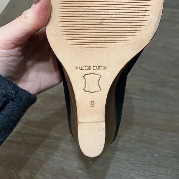MADISON HARDING WEDGE T STRAP HEELS | Size 9