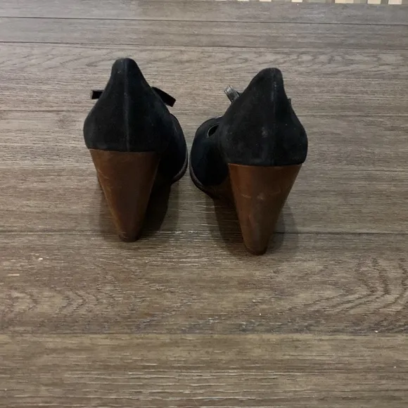 MADISON HARDING WEDGE T STRAP HEELS | Size 9